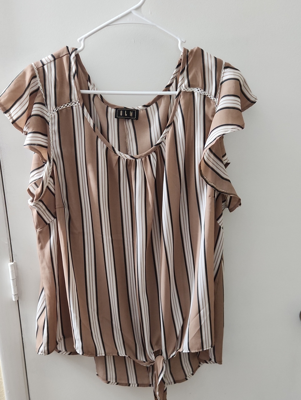 OLM Taupe & White Striped Tie-Front Flutter Sleeve Blouse